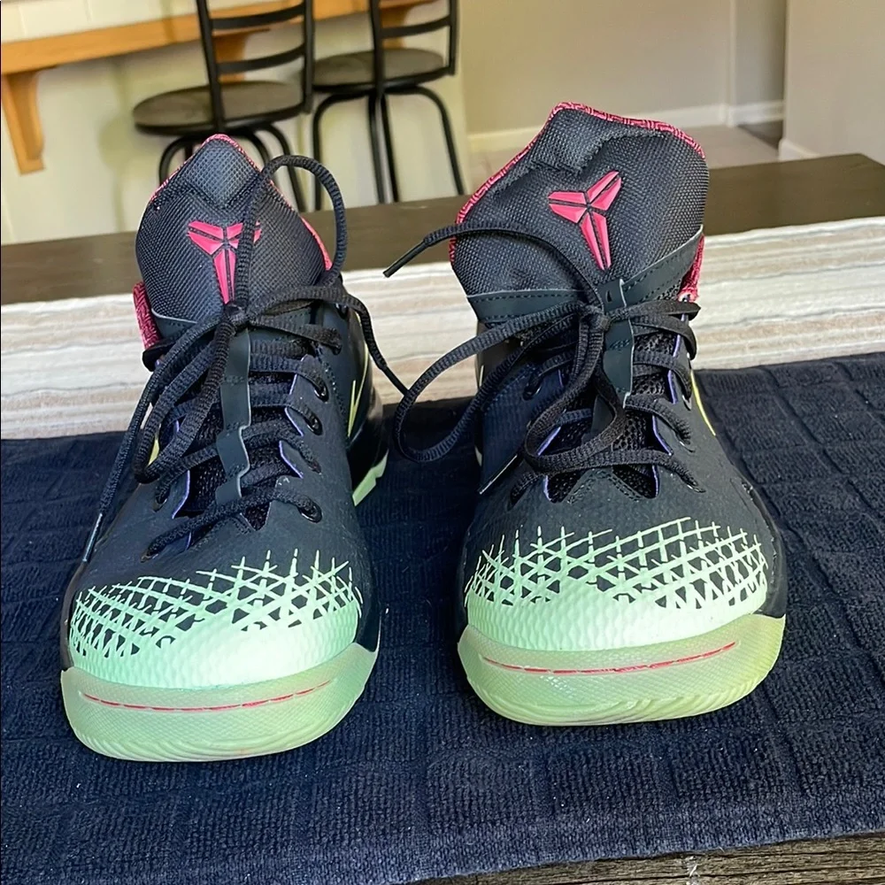 Nike Zoom Kobe Venomenon 4 Glow In The Dark Men's Size 13 US 635578-003 - Picture 2 of 8